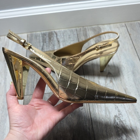 SOLD | Michael Kors | Electra Slingback Gold Leather, Pointed Toe Stacked *NWOB - Picture 3 of 13